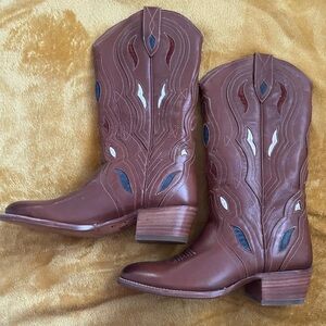Patriotic, BRAND NEW CONDITION Frye cowgirl boots. Never worn!